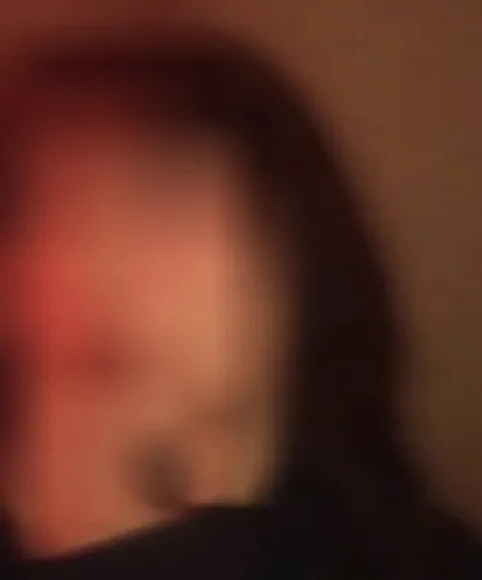 Amira, 19