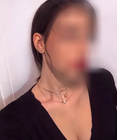 Cara, 25