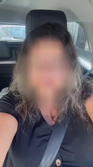 Carina, 33