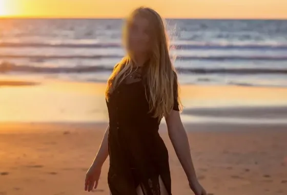 Claudia, 32