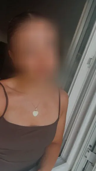 Fatma, 25