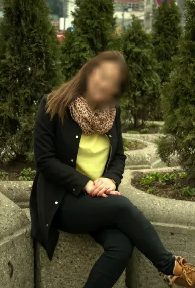 Lara, 27