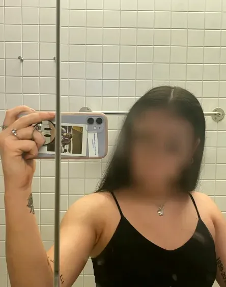 Melina, 26