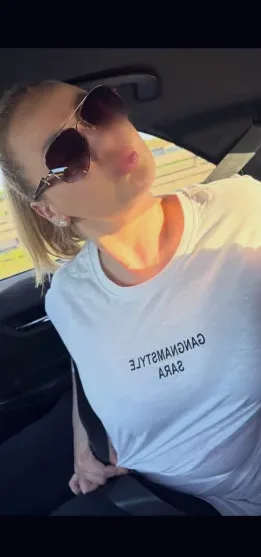 Paula, 32