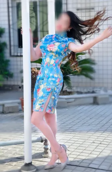 Sandra, 32