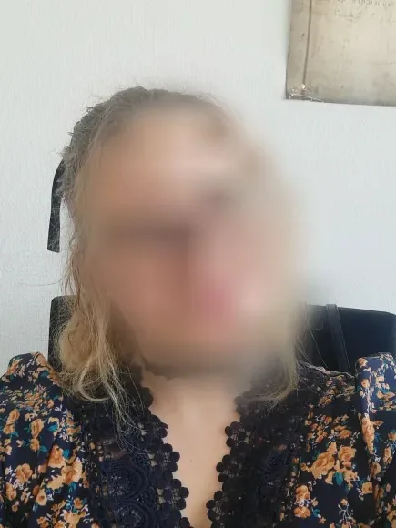 Yasmin, 32